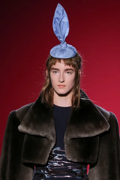 Look 2